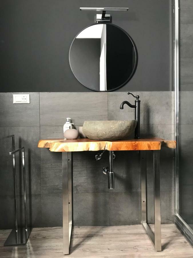 Exclusive Apt Really Downtown - Free Private Parking Included! 제노바 외부 사진